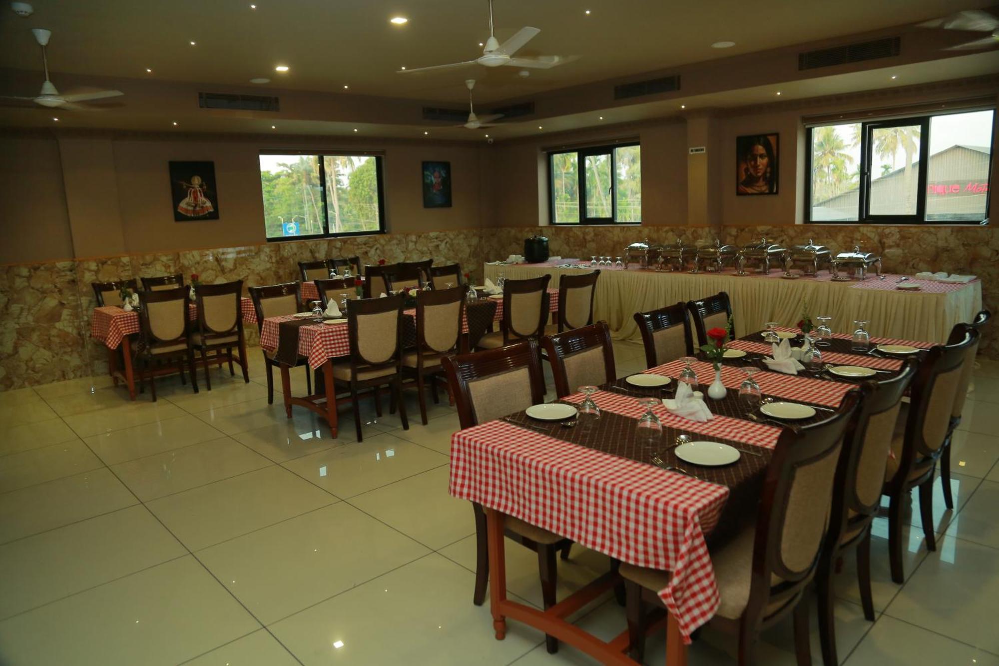Hotel Savera Park Thrissur Exterior foto