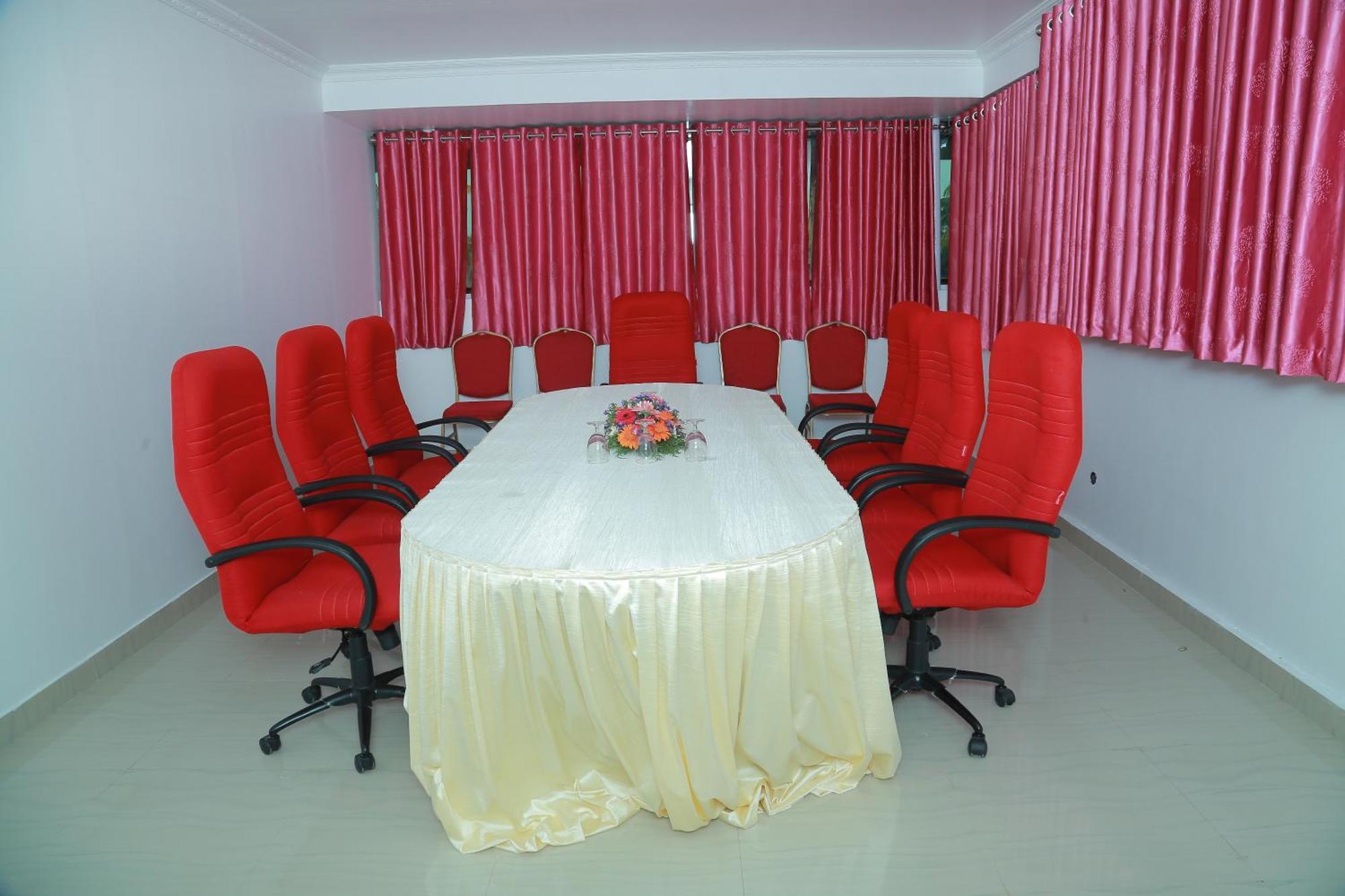 Hotel Savera Park Thrissur Exterior foto